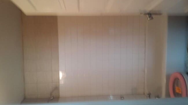 Building Photo - 503 E Utica St