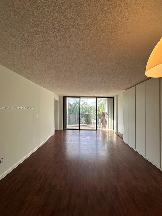 Building Photo - 100 Ocean Ln Dr
