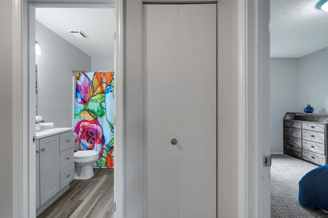 Building Photo - Two bedroom townhome, bath and half with washer and dryer connections