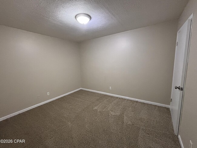 Building Photo - 4113 W 22nd St