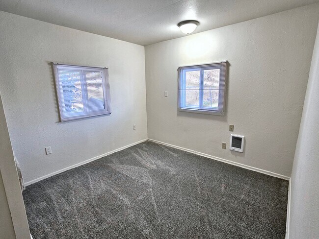 Building Photo - Newly Remodeled House with Washer/Dryer Included!