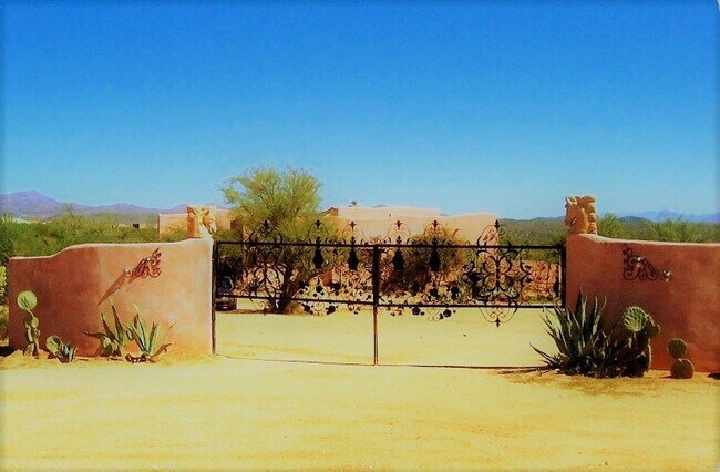 Building Photo - 14128 E Red Range Way