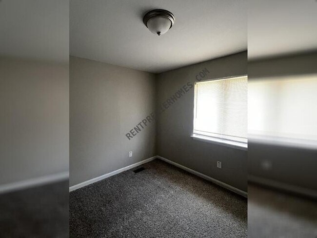 Building Photo - 5311 Allen St