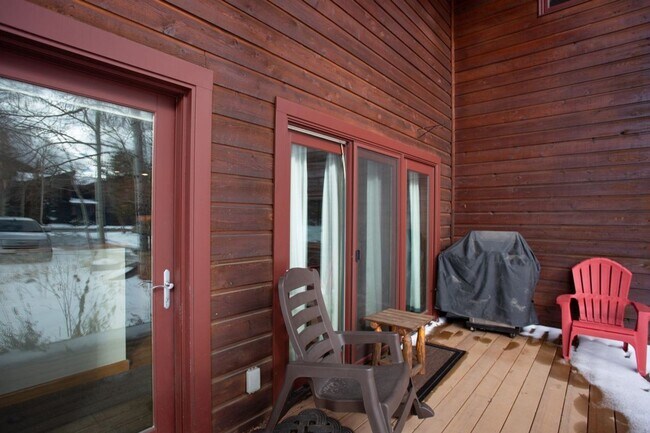 Building Photo - 2 bedroom in Frisco. Walk to Main Street! Garage and Yard! Hot tub!