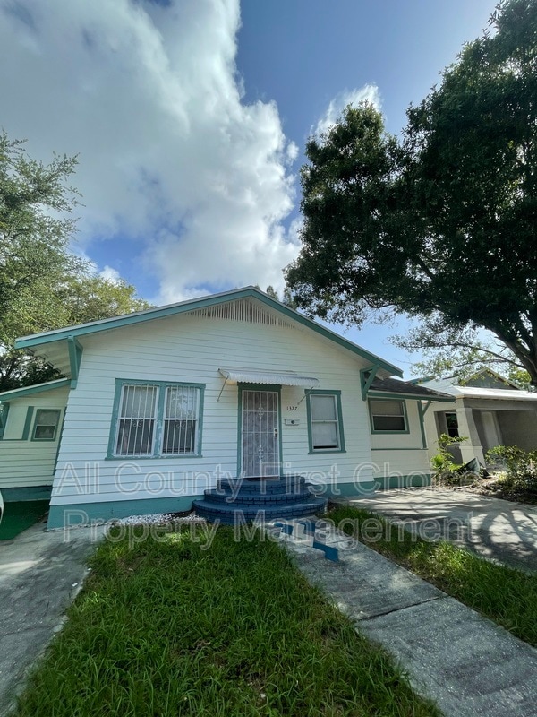 Building Photo - 1327 James Ave S