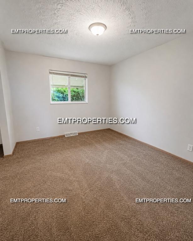 Building Photo - 3024 Meister Rd
