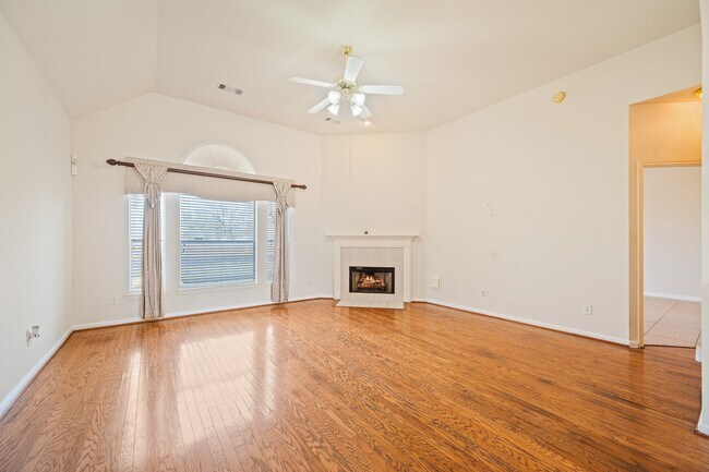 Building Photo - 11134 Maynard Pl