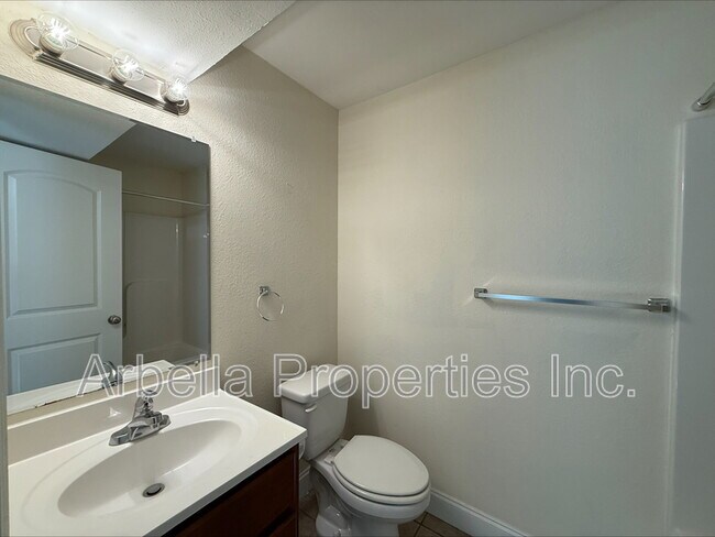 Building Photo - 128 Leach Dr