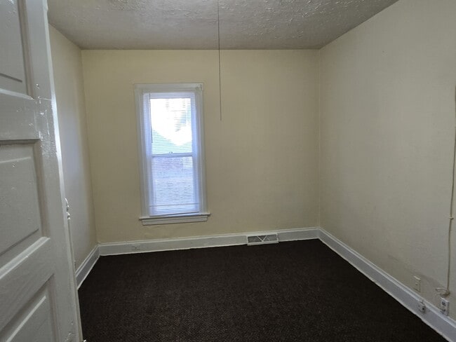 Building Photo - 2203 15th Ave