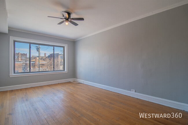 Building Photo - 7841 S Kingston Ave