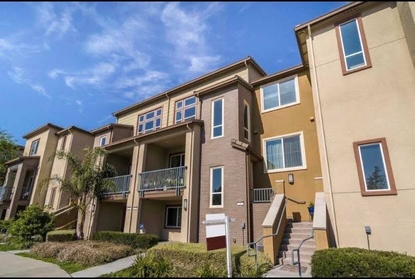 Building Photo - 1302 N Capitol Ave