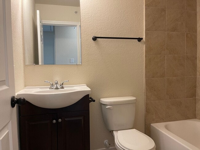 Building Photo - Town home for rent