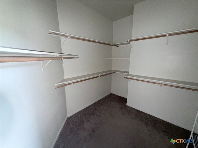 Building Photo - 2901 Tucson Dr