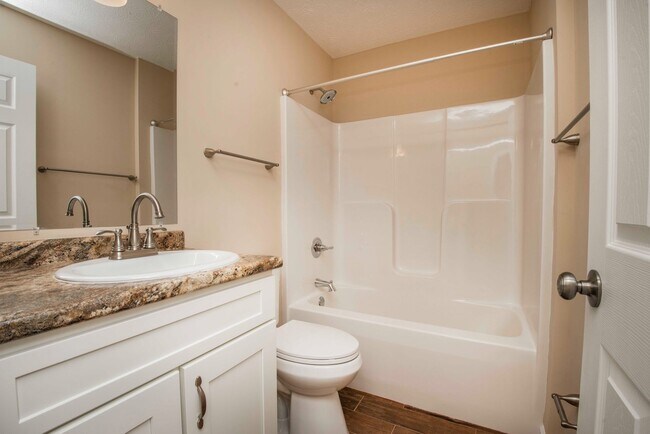 Building Photo - Knoxville 37849 - 3BR/2.5BA home with wash...