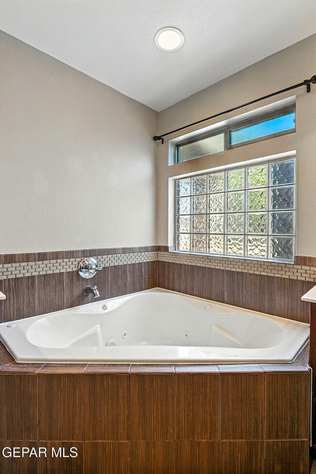 Building Photo - 5052 Silver Cholla Dr