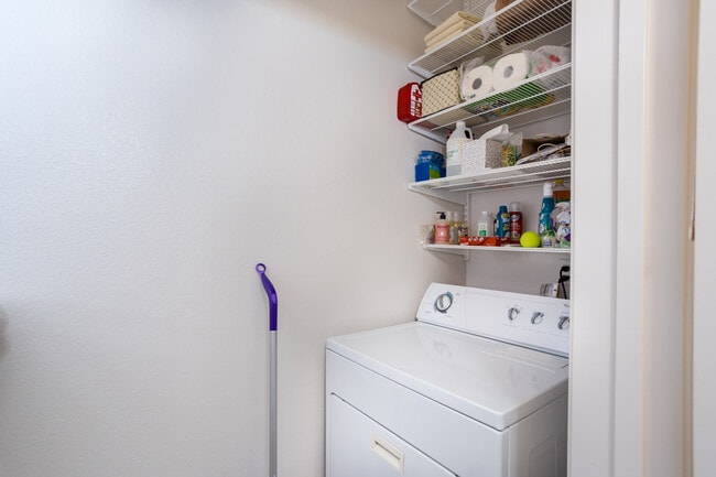 Building Photo - 2802 Bellezza Dr