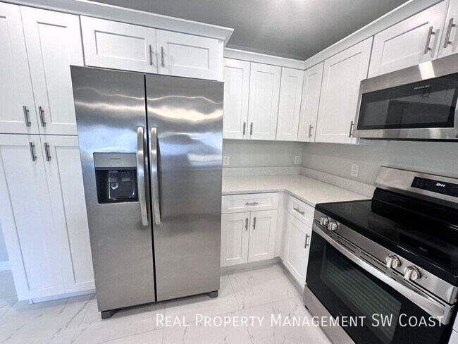 Building Photo - 5030/5032 Bristo St-5030