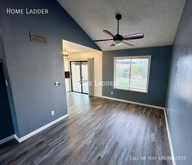 Building Photo - 1702 N Ventura Ln