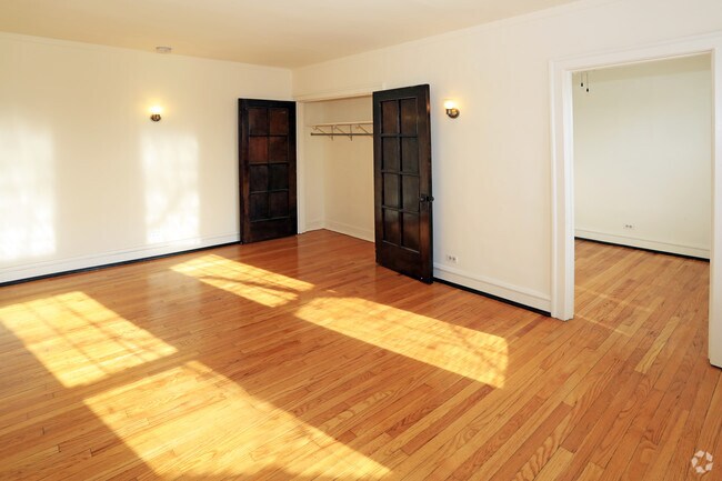 Studio,450SF - 4916 - Wolcott Arms North Apartments