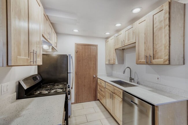 Building Photo - Segovia Building