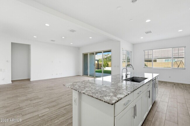 Building Photo - 204 E Taurus Pl