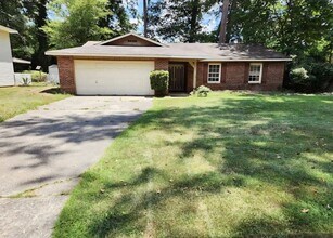 Building Photo - North Columbus 3 Bedrooms 2 Bath Garage