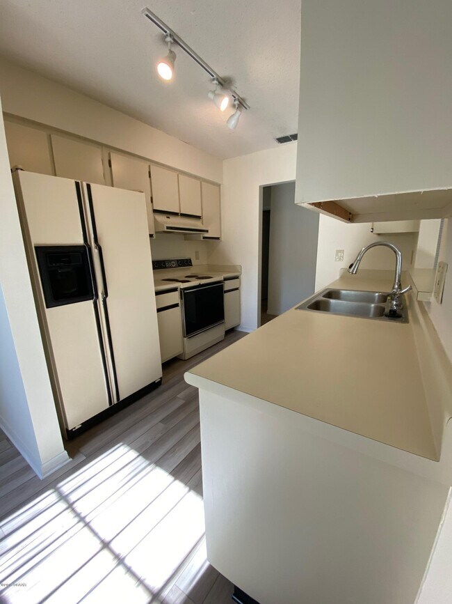 Building Photo - 157 Bob White Ct