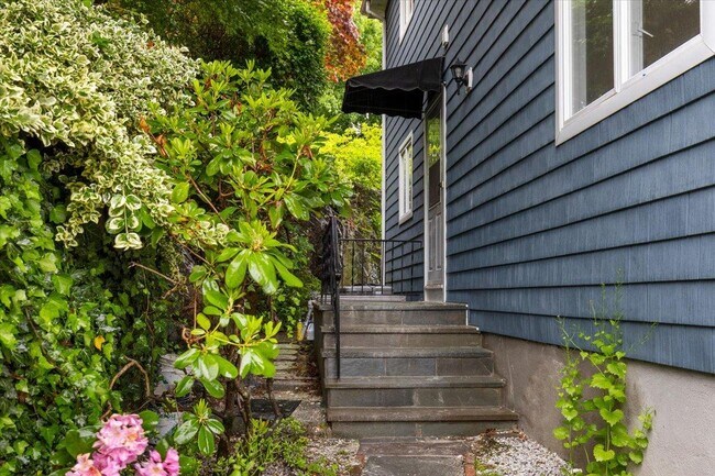 Primary Photo - 104 Maple Ave