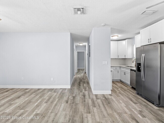 Building Photo - 311 W University Blvd
