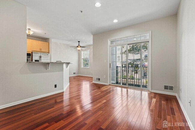 Building Photo - 107 Brittany Ct