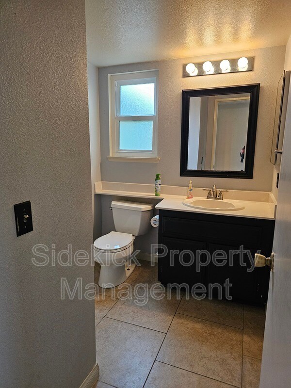 Building Photo - 15775 Cheyenne St