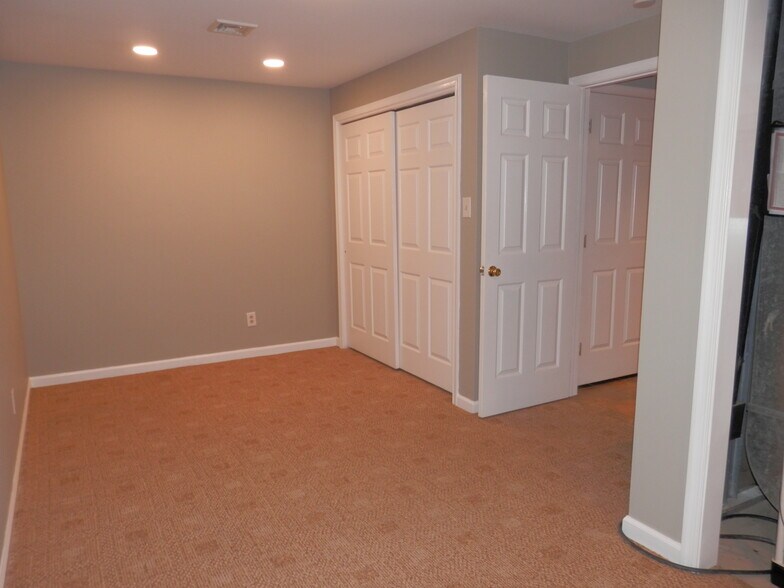 Building Photo - 3201 Bridlewood Dr