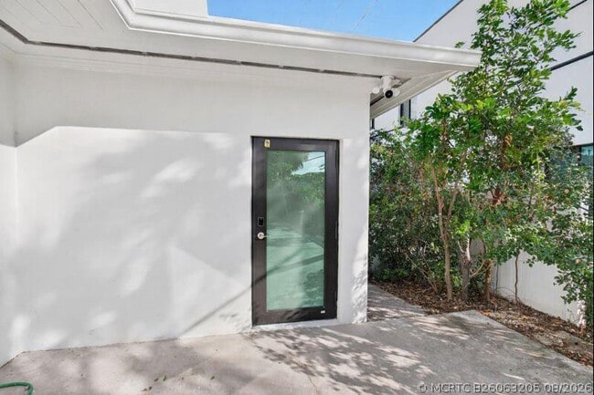 Building Photo - 3720 Morton Ave