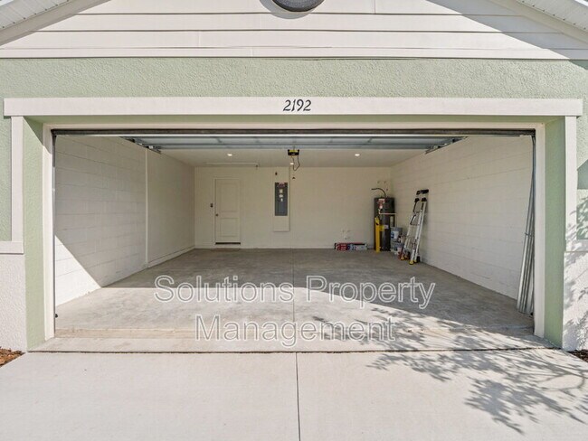 Building Photo - 2192 Vinifera Dr