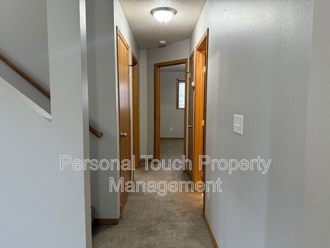 Building Photo - 2510 Amber Valley Ct S