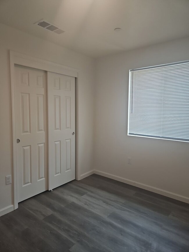 Building Photo - New Construction Apartment!