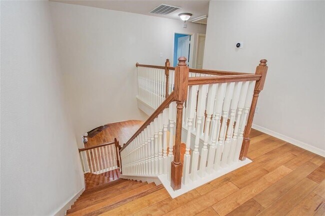 Building Photo - 7511 S Linpar Ct