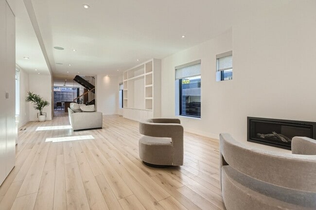 Building Photo - 3229 Quivas St