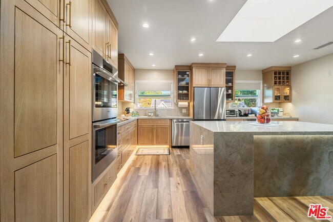 Building Photo - 4731 Deseret Dr