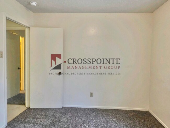 Building Photo - Tour Today! Cozy 3 Bedroom Unit!