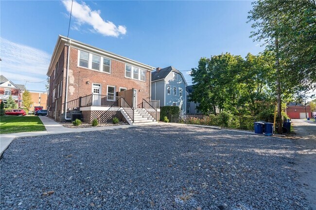 Building Photo - 533 N Euclid Ave