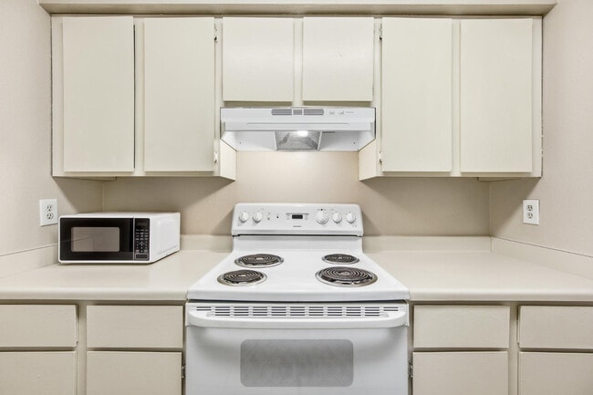 Building Photo - 1814 W Village Way