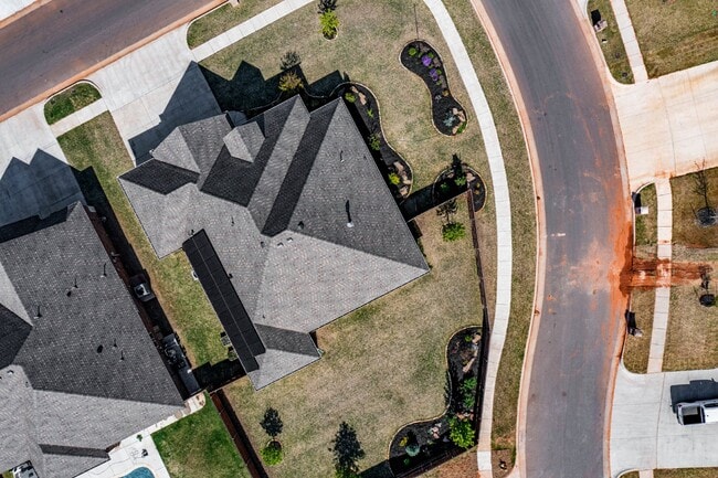 Building Photo - Stunning Corner Lot