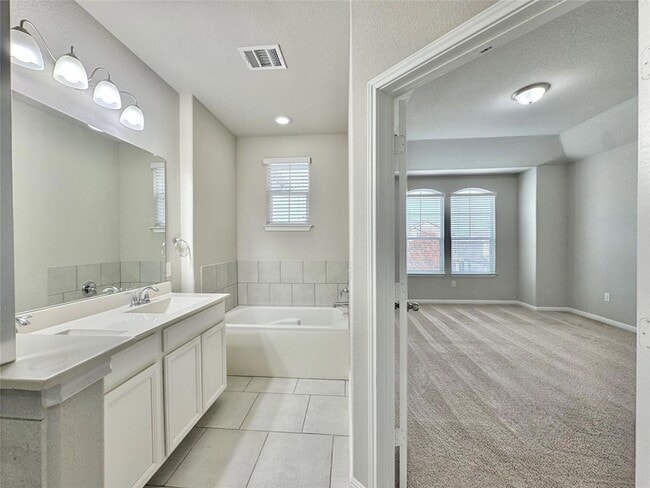 Building Photo - 113 Homily Dr