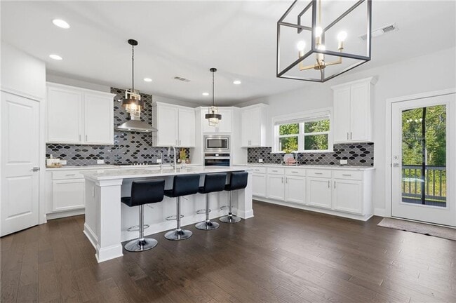 Building Photo - 4440 Kendall Pointe Dr