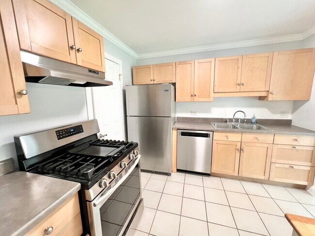 Building Photo - 1166 Buckingham Ct
