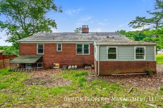 Building Photo - 3505 Everest Dr