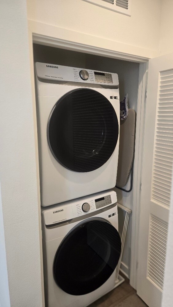 Building Photo - 2456 E Encanto Pso