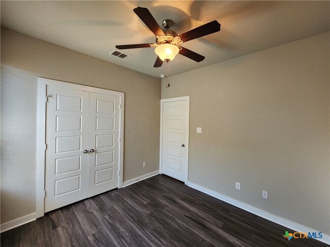 Building Photo - 549 Creekside Frst