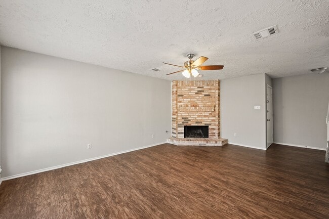 Building Photo - 22714 Powell House Ln